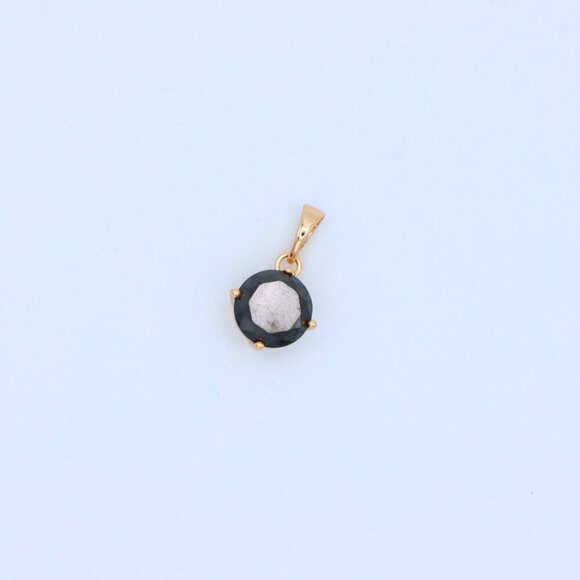 "Elegant Round Black Pendant with Gold Plating for a Chic Look, XPPT1669 - Picture 9 of 13